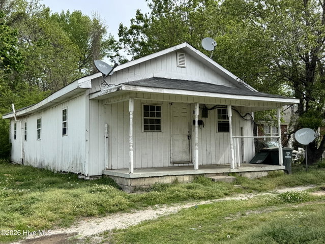 207 E Peterson Street, Edenton, NC 27932 — photo 1