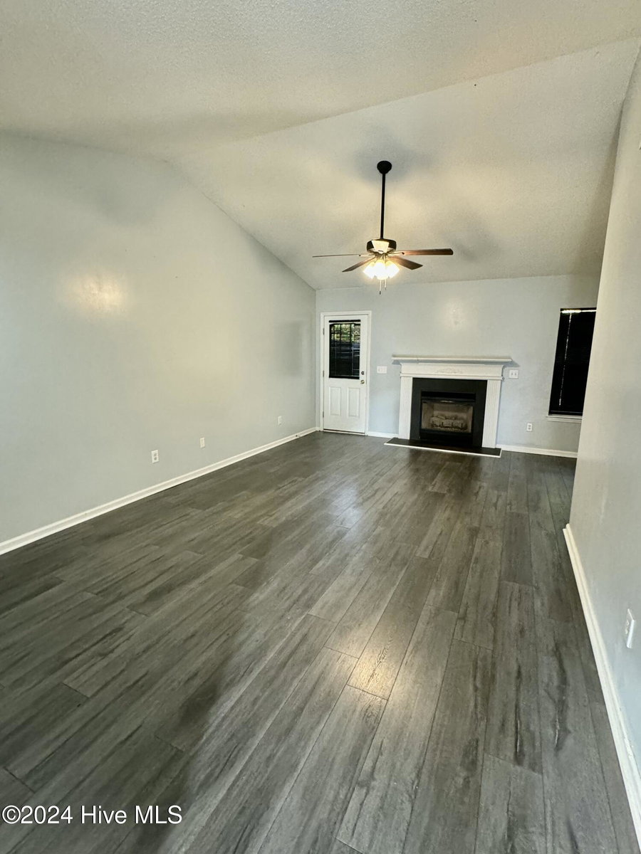 2702 Bluff View Drive B, Greenville, NC 27834 — photo 2