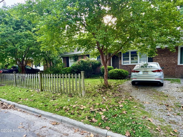 102 N Meade Street, Greenville, NC 27858