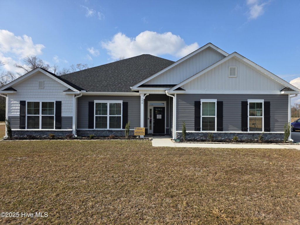 194 Poker House Road, Grimesland, NC 27837