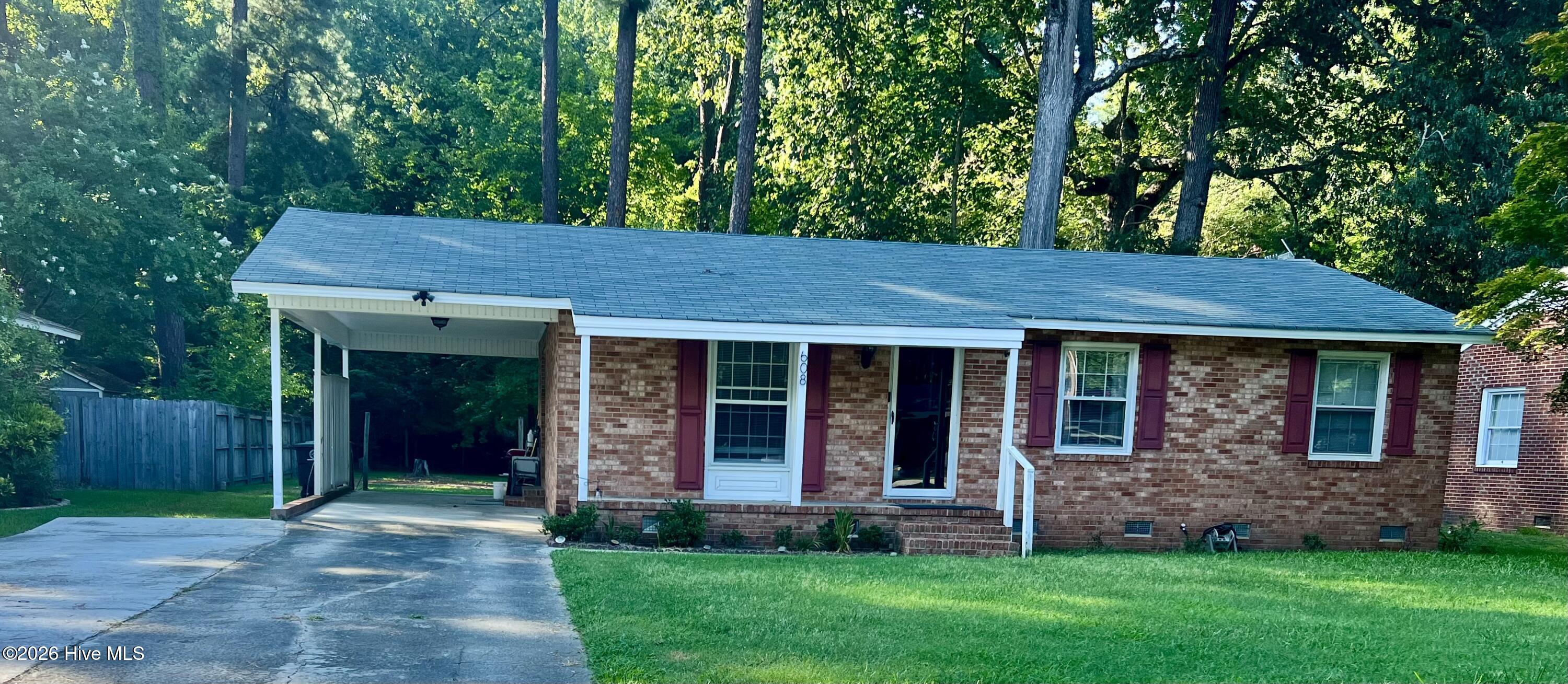 608 Forest Acres Drive, Tarboro, NC 27886 — main photo