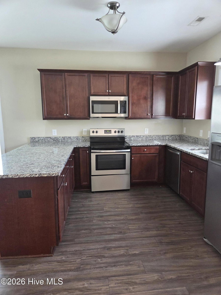 3909 Granada Drive B, Winterville, NC 28590 — photo 4
