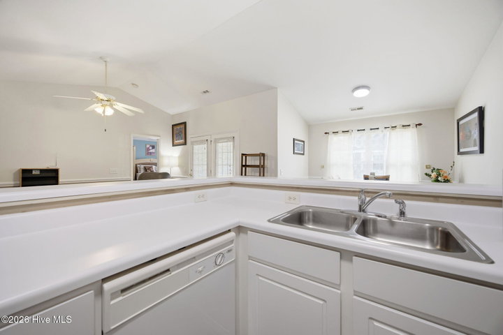 2223 Locksley Woods Drive G, Greenville, NC 27858 — photo 8