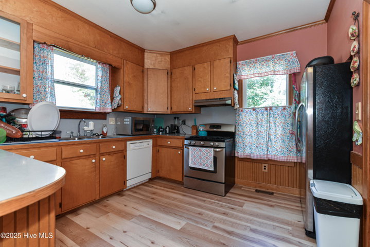 606 W Colonial Avenue, Elizabeth City, NC 27909 — photo 10