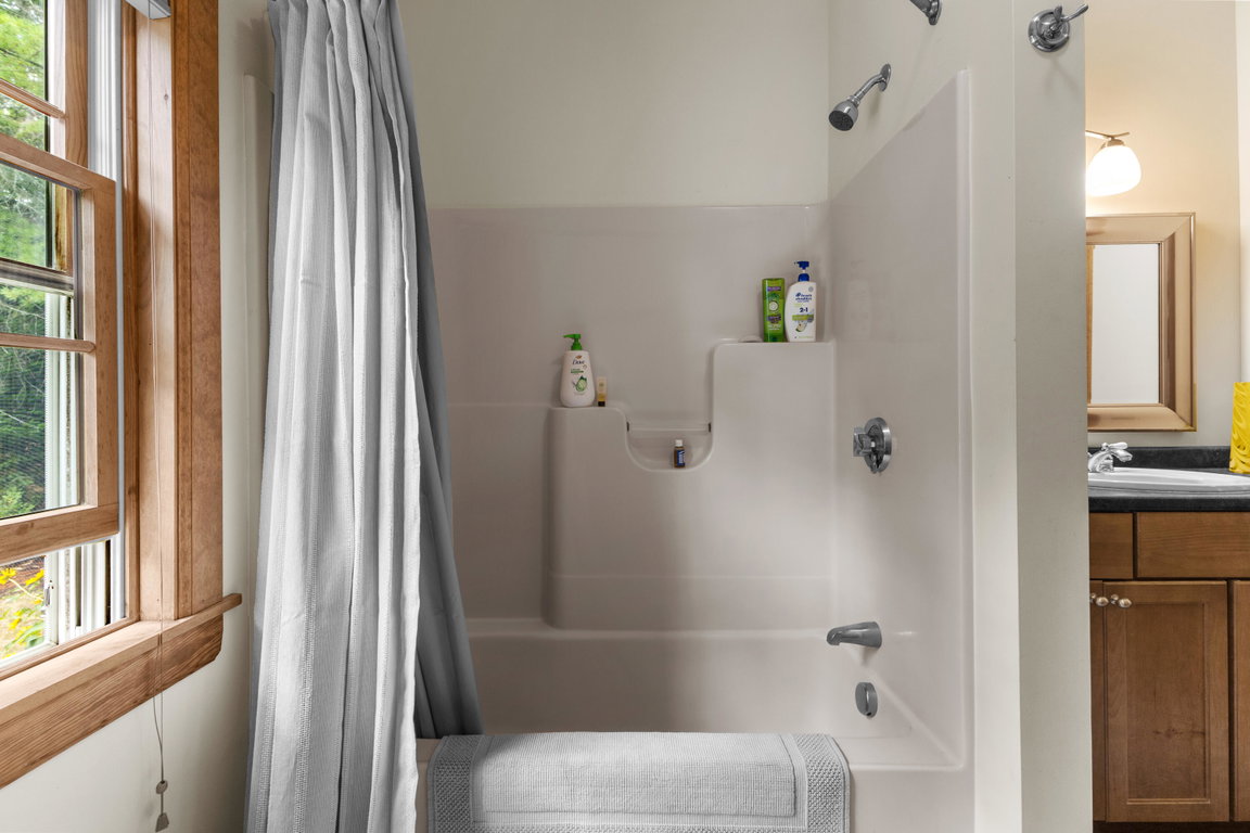 Downstairs full bathroom