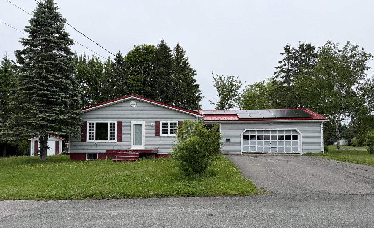 150 23rd Avenue Madawaska