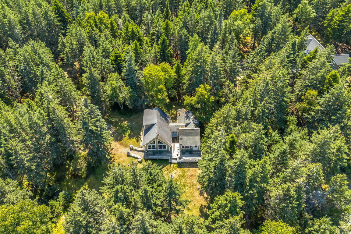 75-web-or-mls-142-e-point-rd