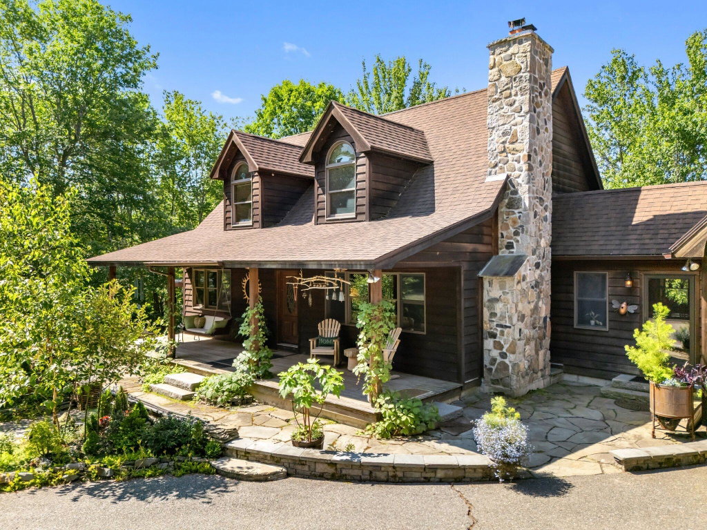 31 Hallbrook Way