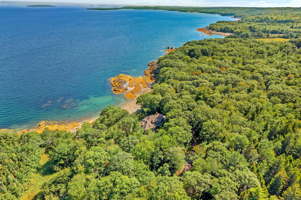 111-web-or-mls-1197-bay-rd