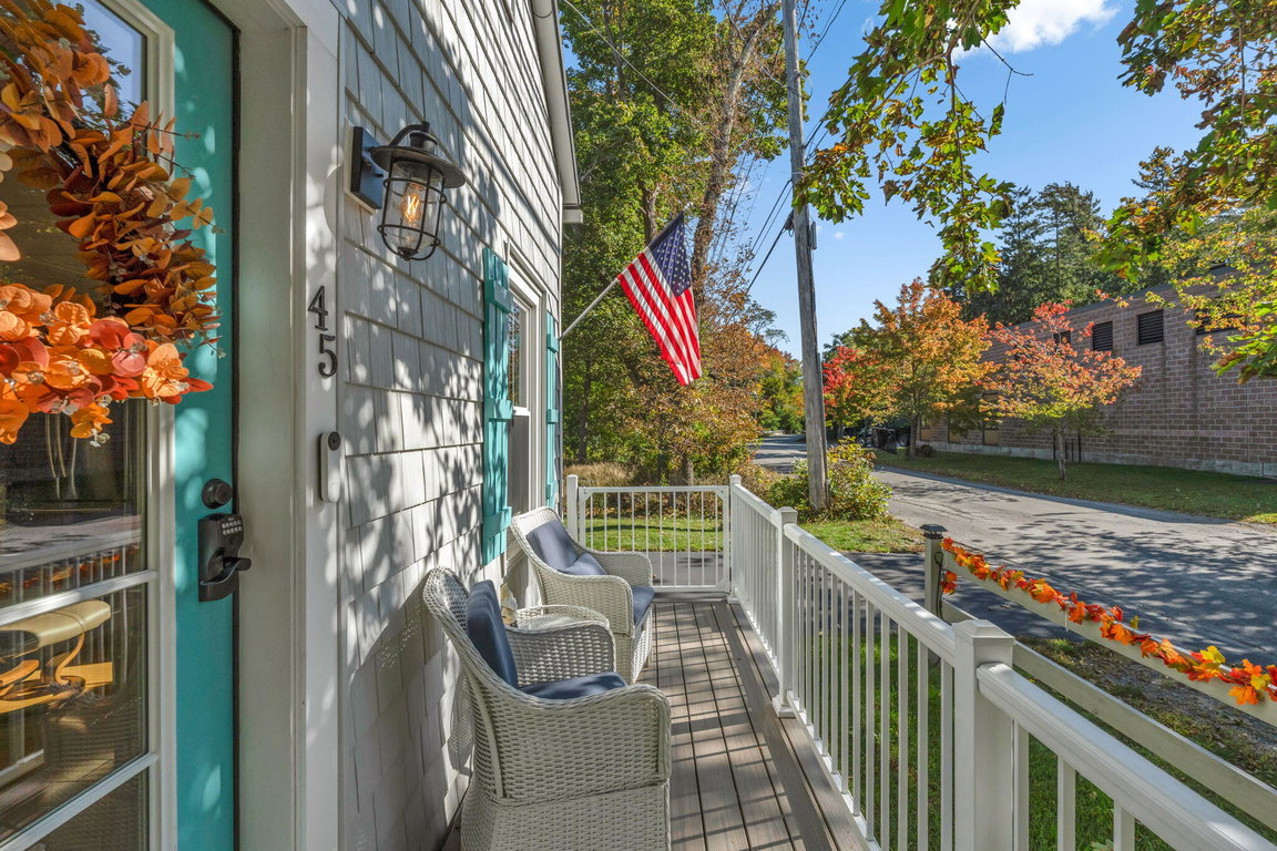 19-web-or-mls-45-cromwell-harbor-rd