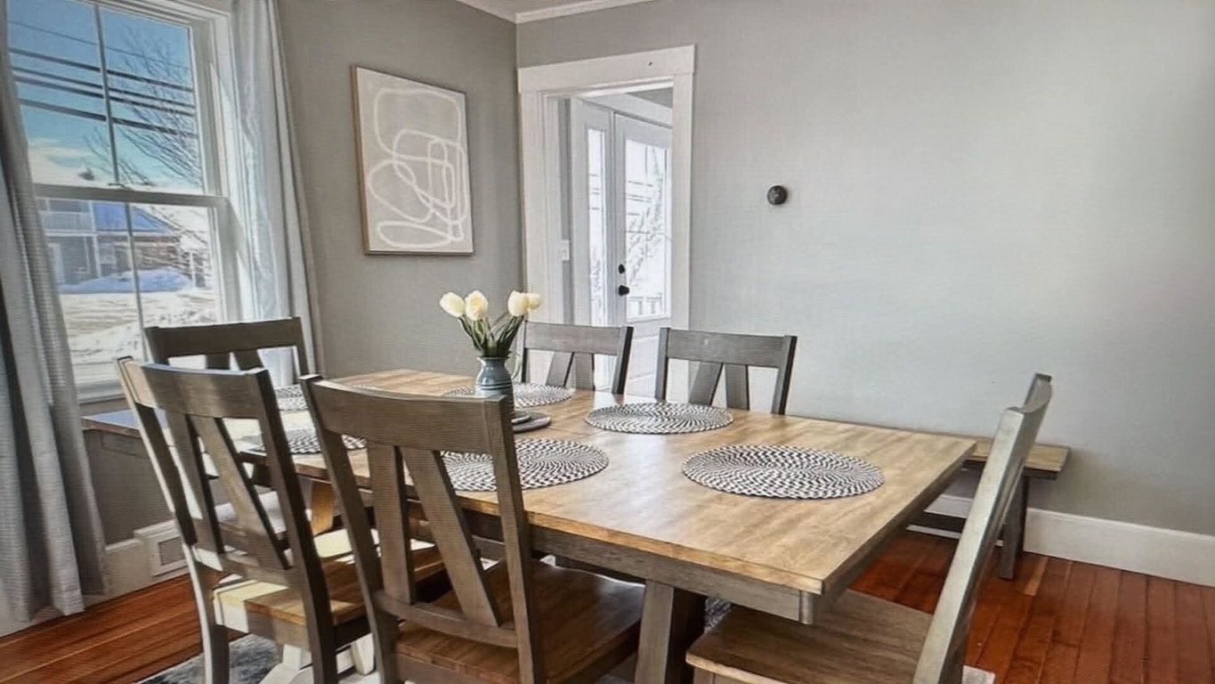 324 diningroom