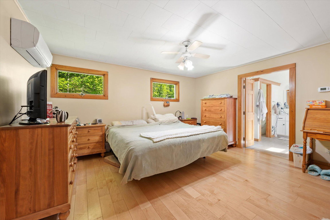 30-Primary Bedroom