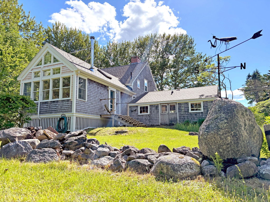 Exterior Home (13)