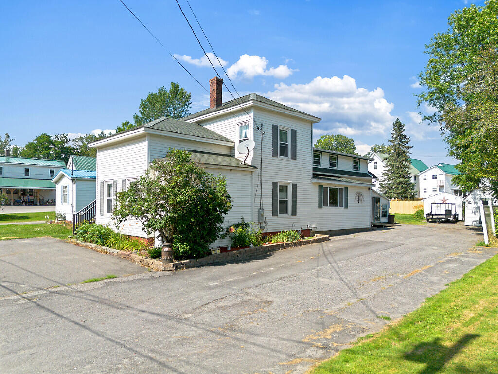 19 Spring Street Clinton