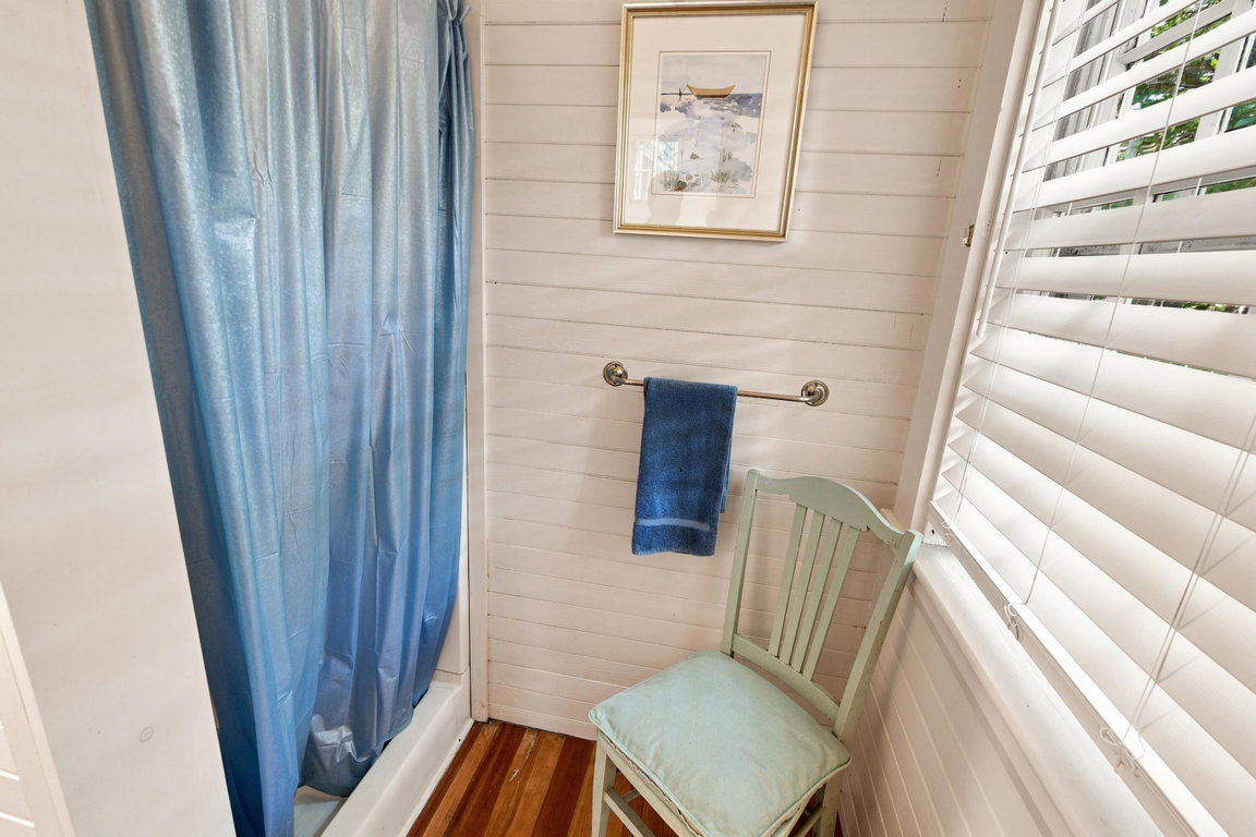 First Floor bath & shower