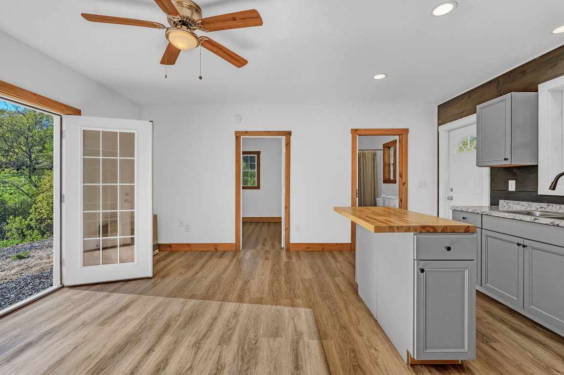 16-web-or-mls-727-n-bend-rd