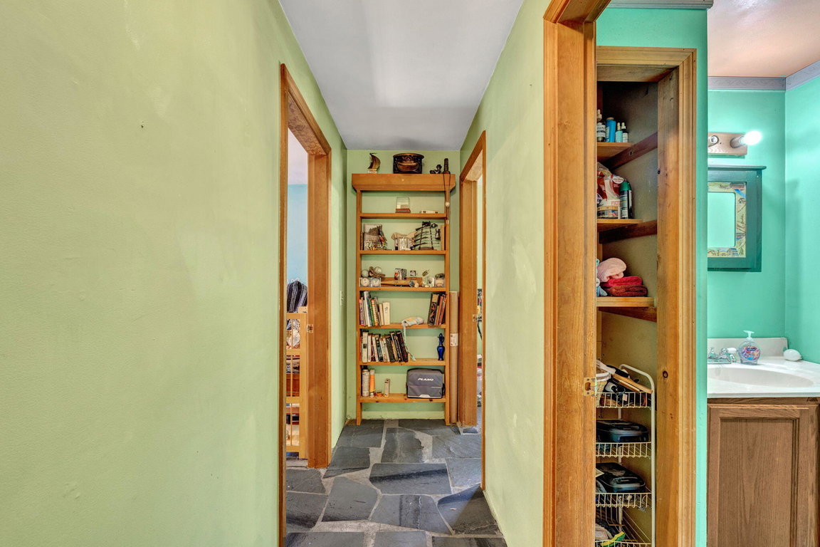 12-web-or-mls-26-wolf-cove-rd