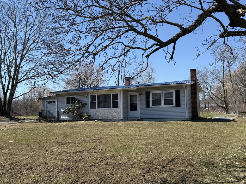 40 Lake View Drive Rockland