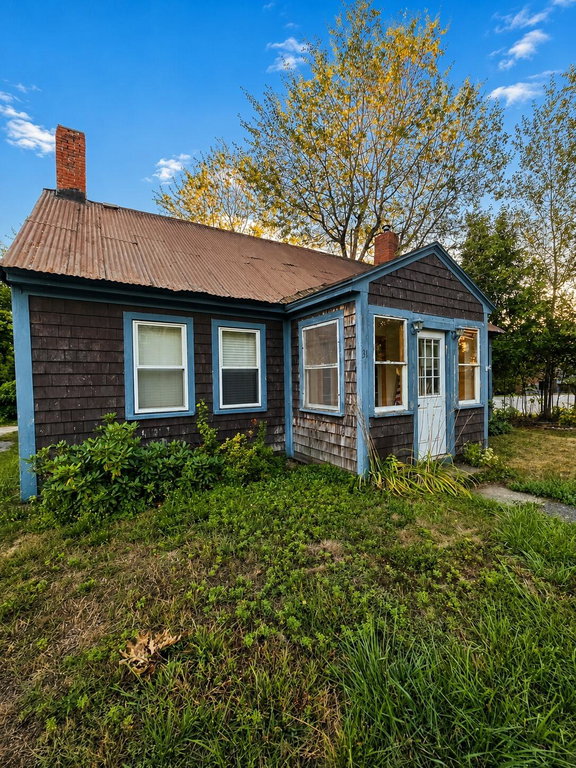 31 Pleasant Street Sanford