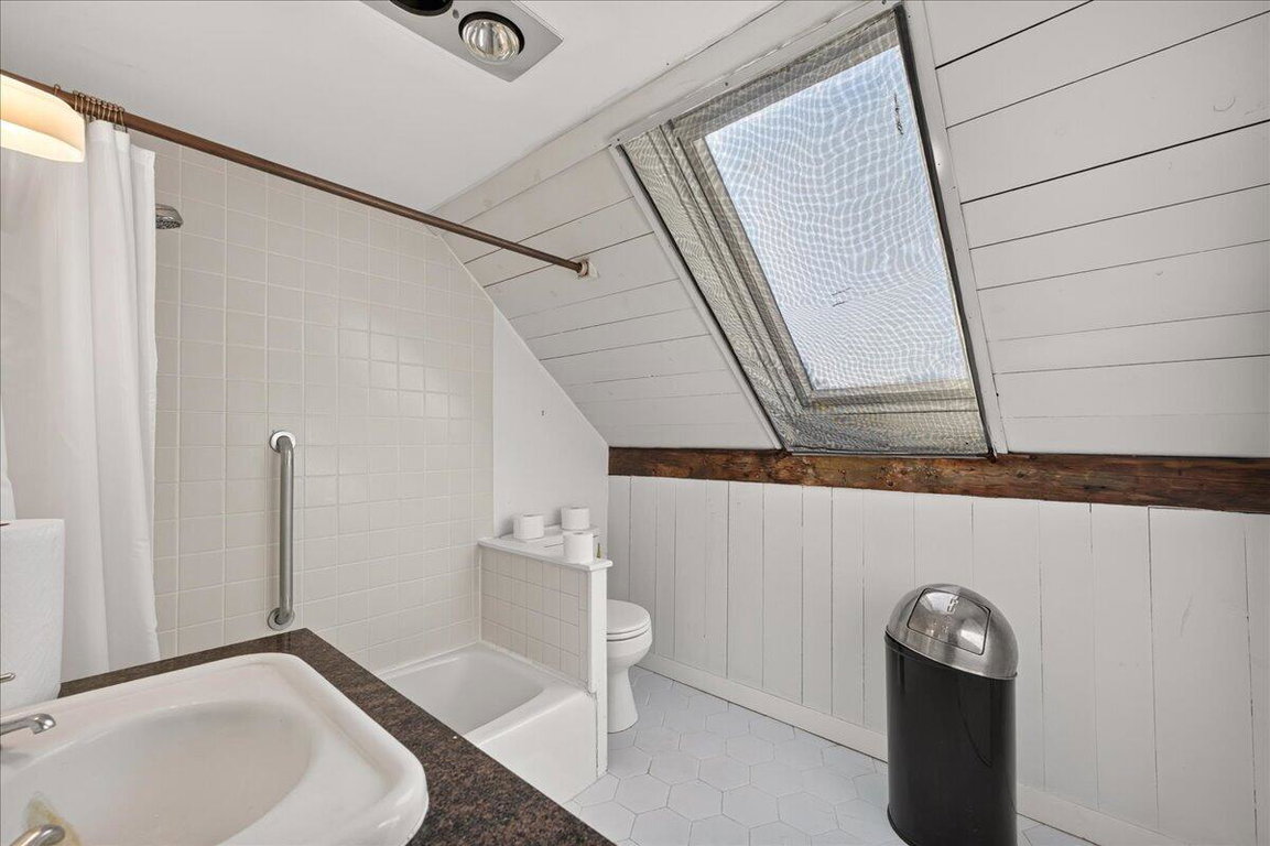 31-521 Morgan Bay Rd-57