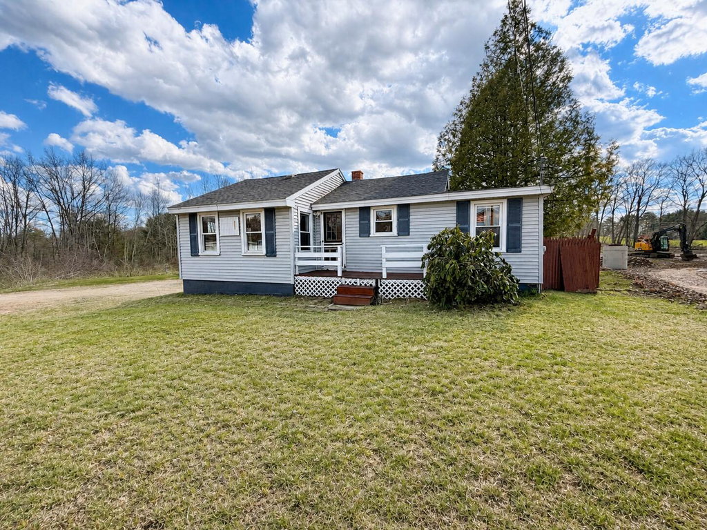 402 Roosevelt Trail Windham