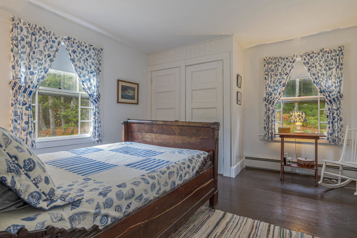 20- Bed 1-76-3 Asticou Trail-DTP
