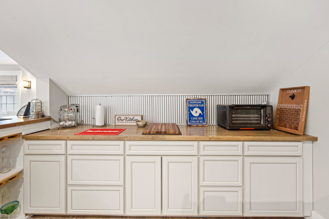 Great Room Kitchenette