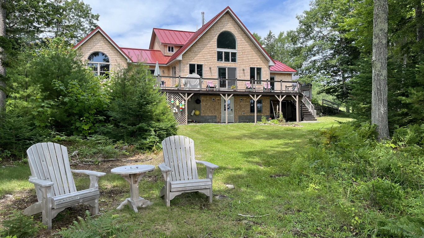 BHBPR_Woods Point House_from beach