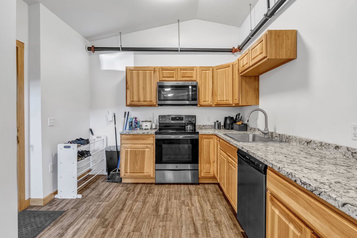 9-web-or-mls-14-cottage-st