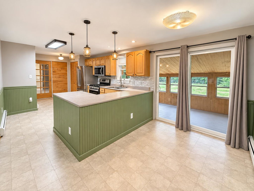 Kitchen & Dining Room