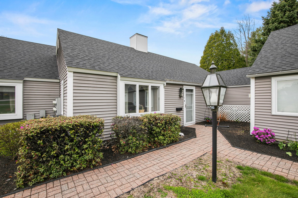 13 Colonial Way Auburn