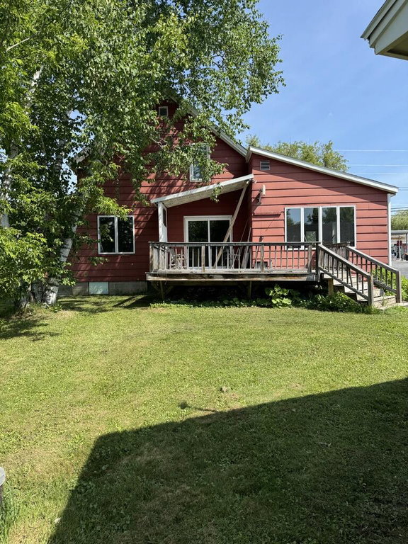 1694 Main Street Mapleton