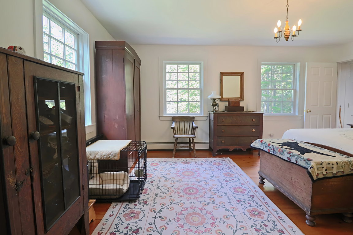 Large first floor primary