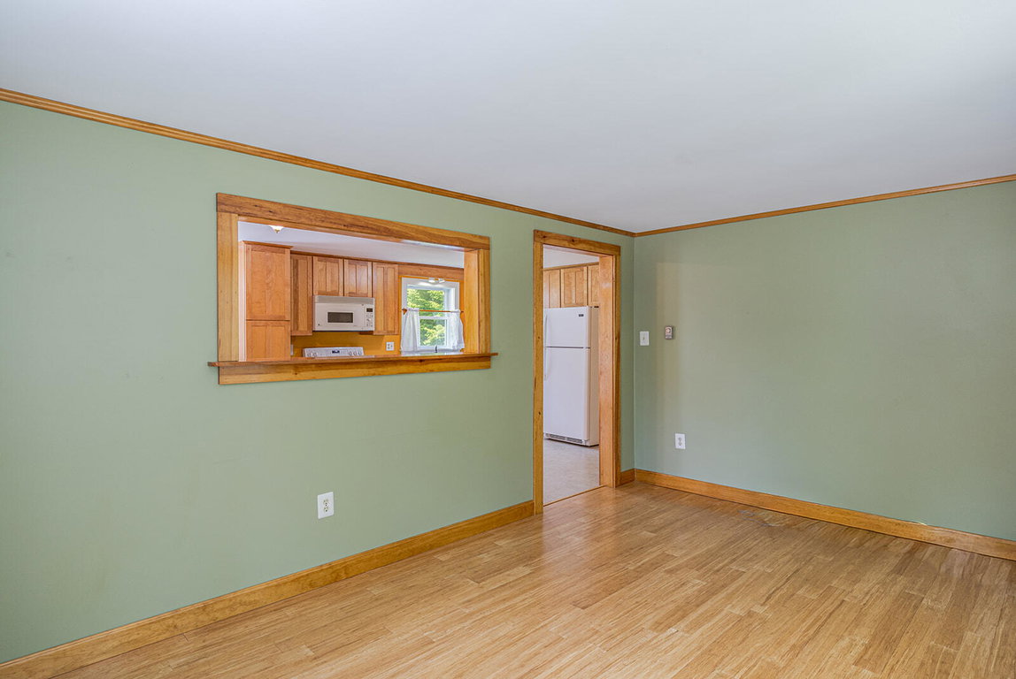 07-482 West Bay Road-DTP_websize