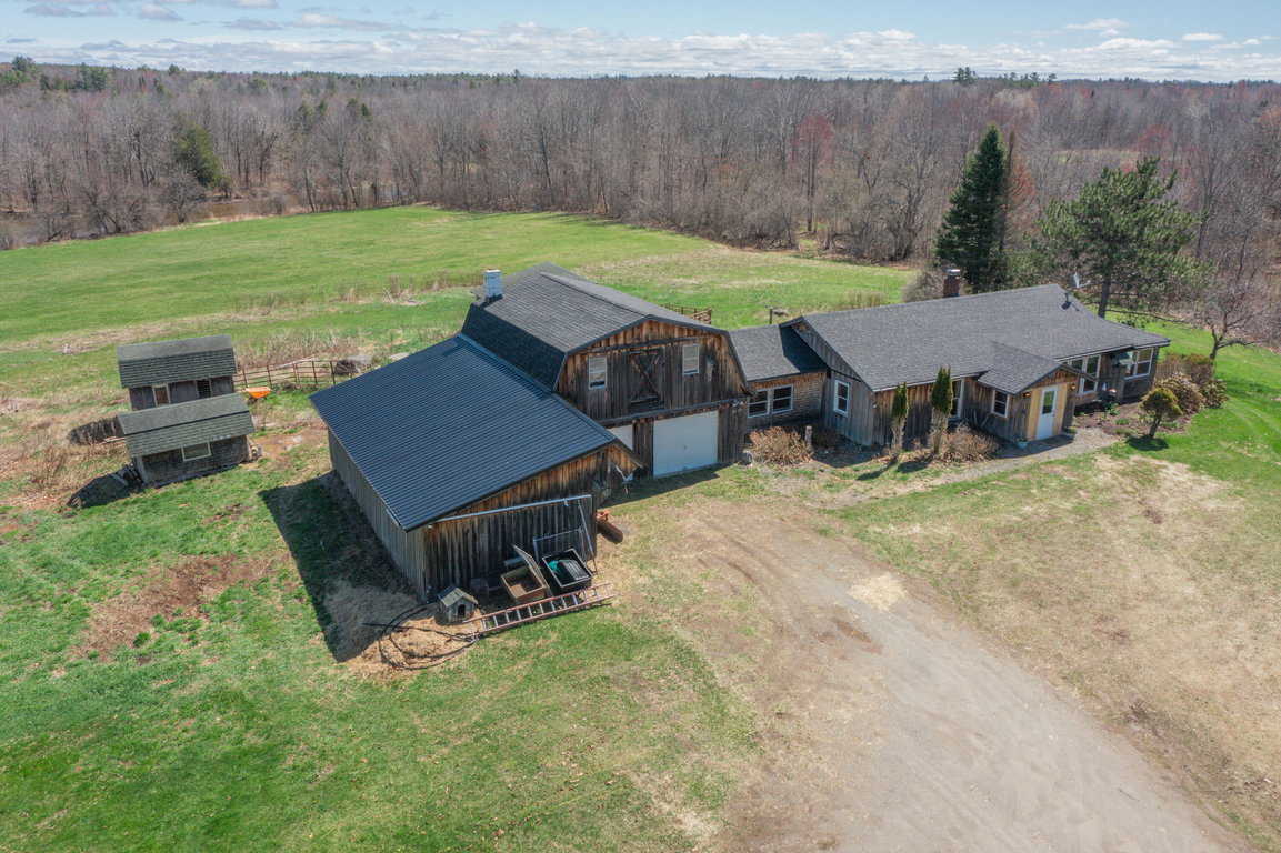 382 Black Road Corinth
