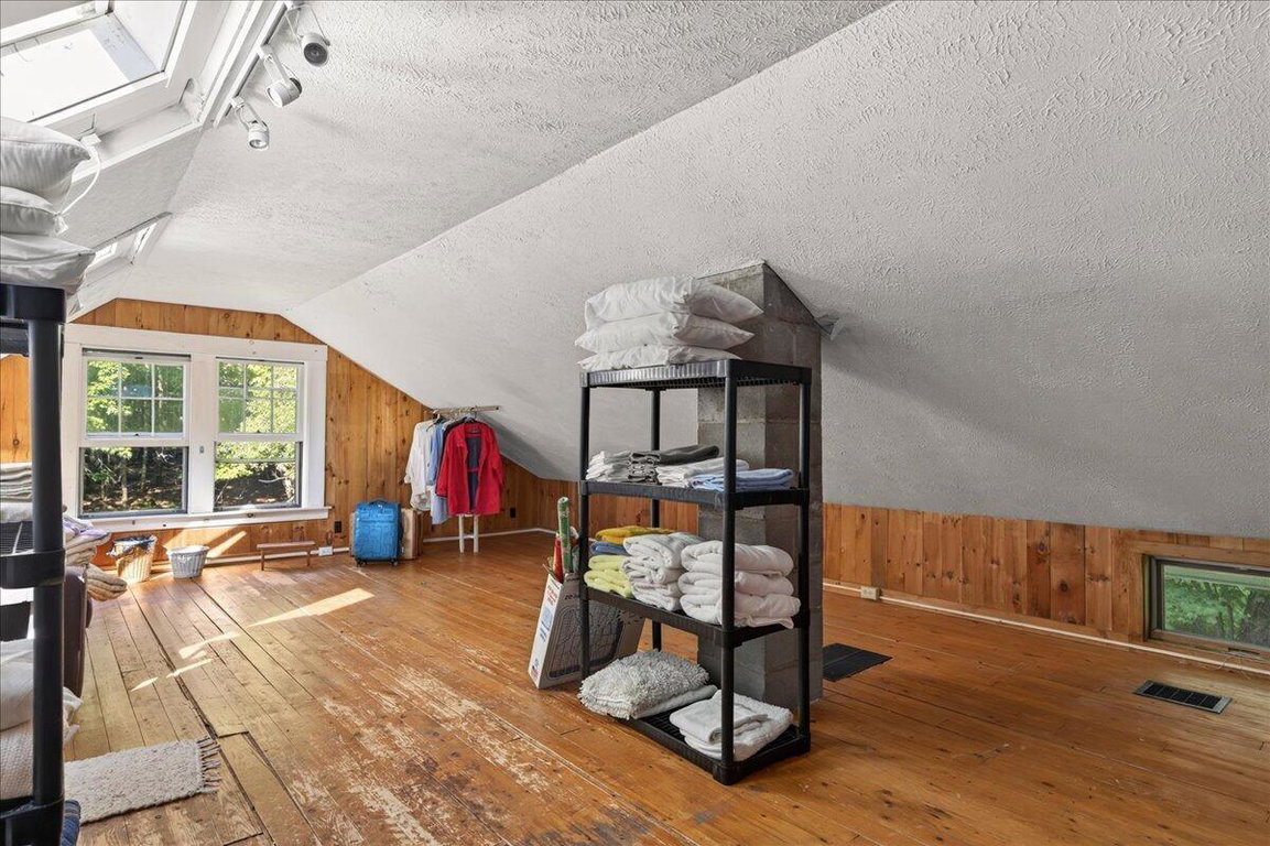 22-521 Morgan Bay Rd-48