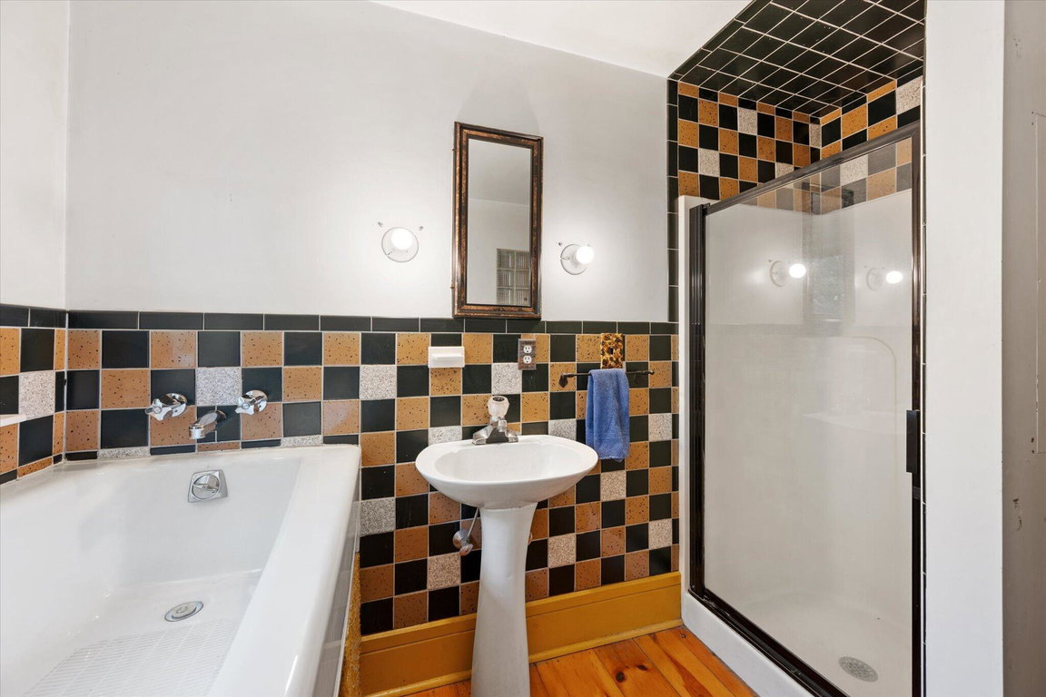 2nd Bathroom