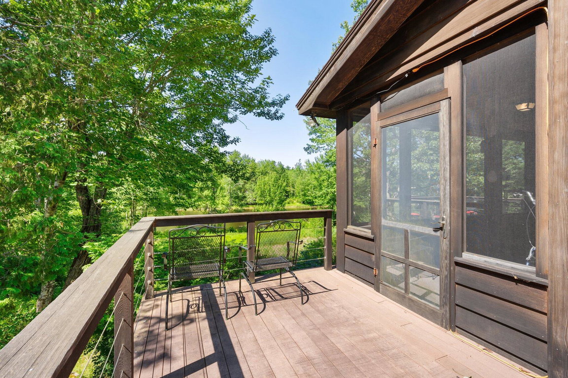 31 Hallbrook Way