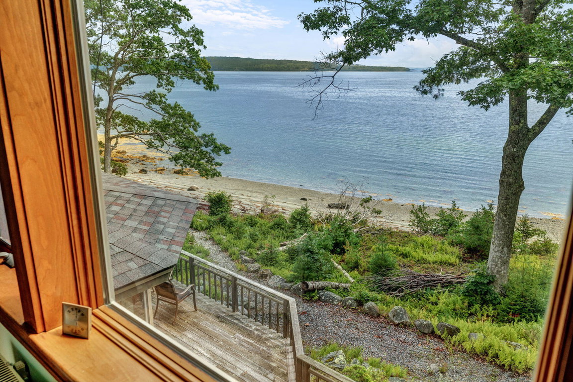 18-web-or-mls-1197-bay-rd