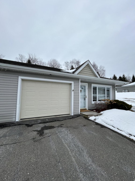 298 19th Avenue Madawaska