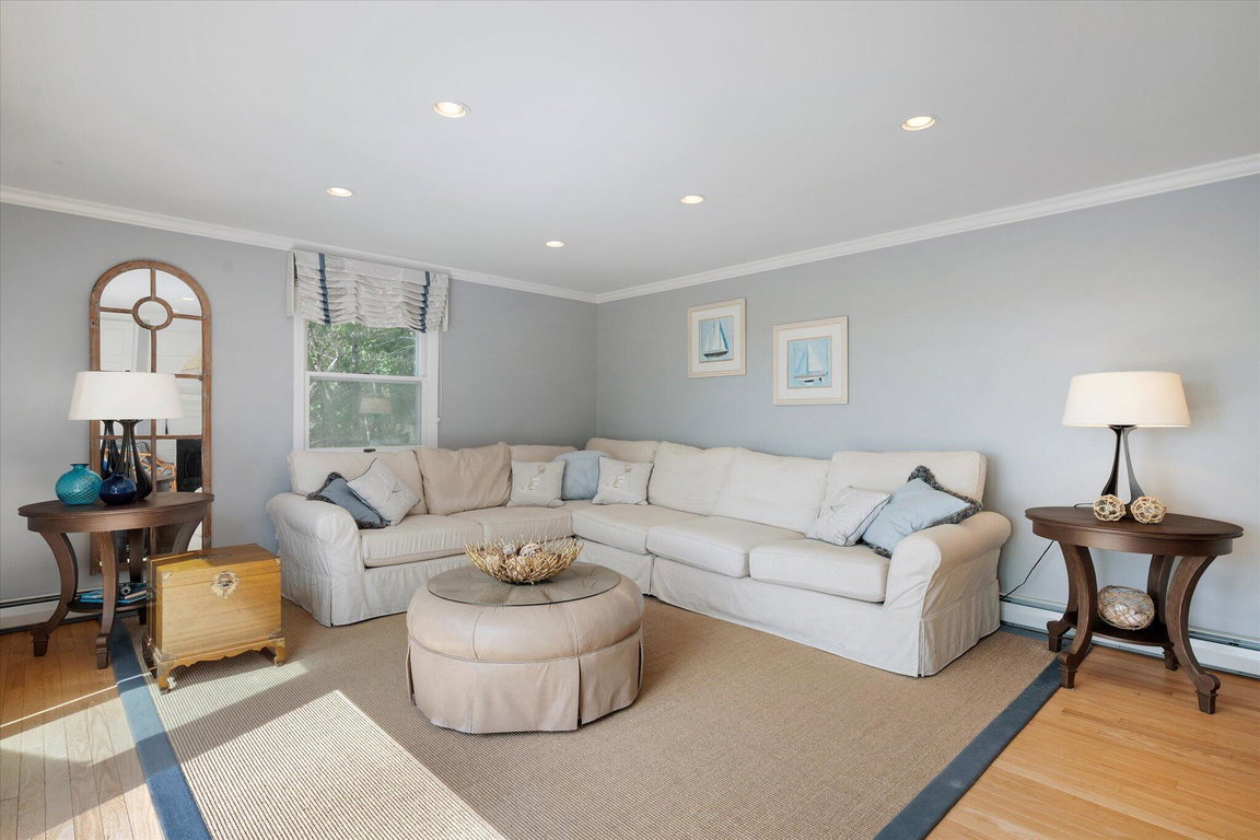 21-Living Room