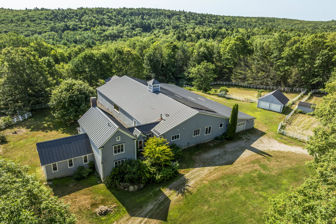 237 Middle Road Edgecomb