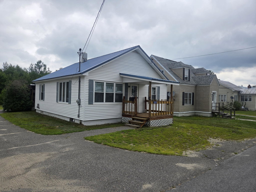 205 Bowdoin Street Millinocket