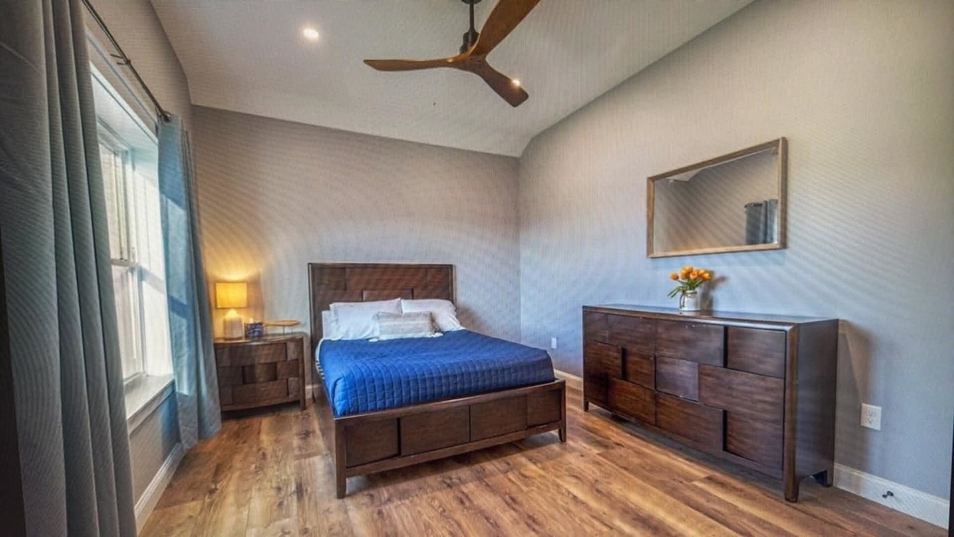 328a 1st bedroom