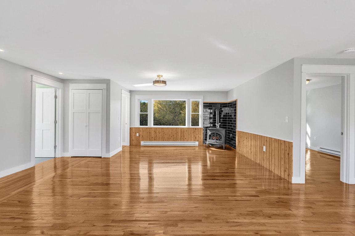 8-web-or-mls-1212-eastbrook-rd