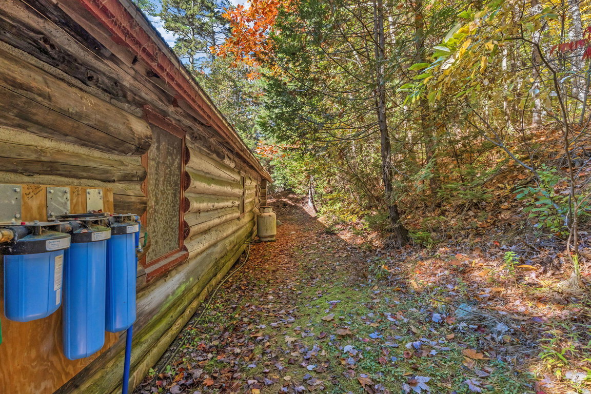 33-web-or-mls-25-dickens-farm-rd