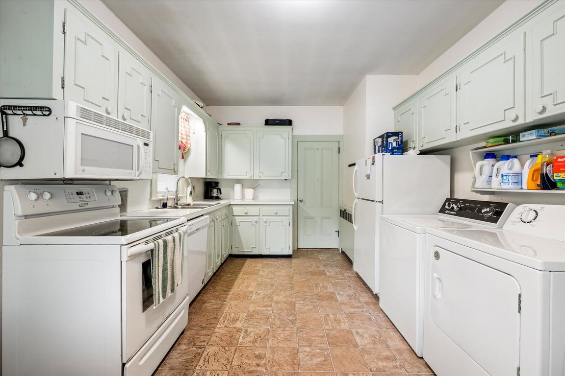 16-Kitchen