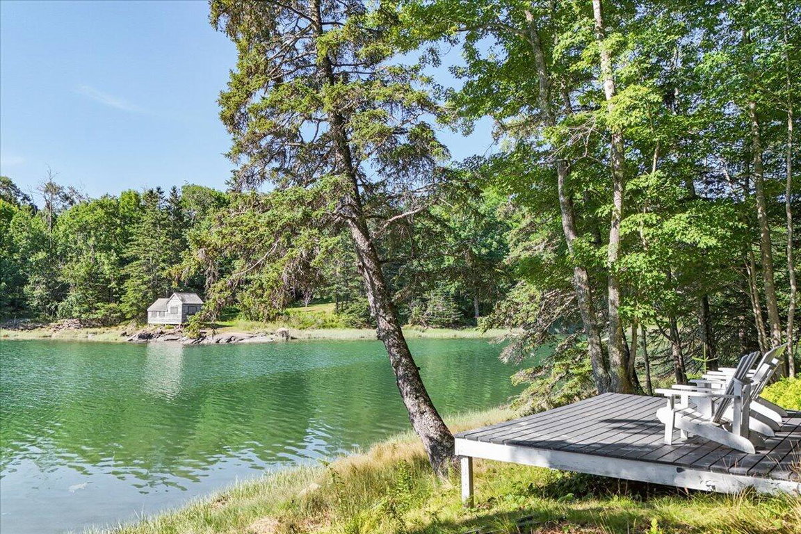 83-21 Warren Point Dr.-85