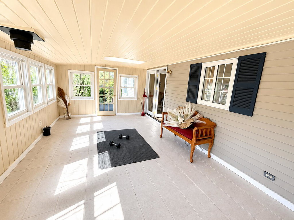 Sunroom with skylight