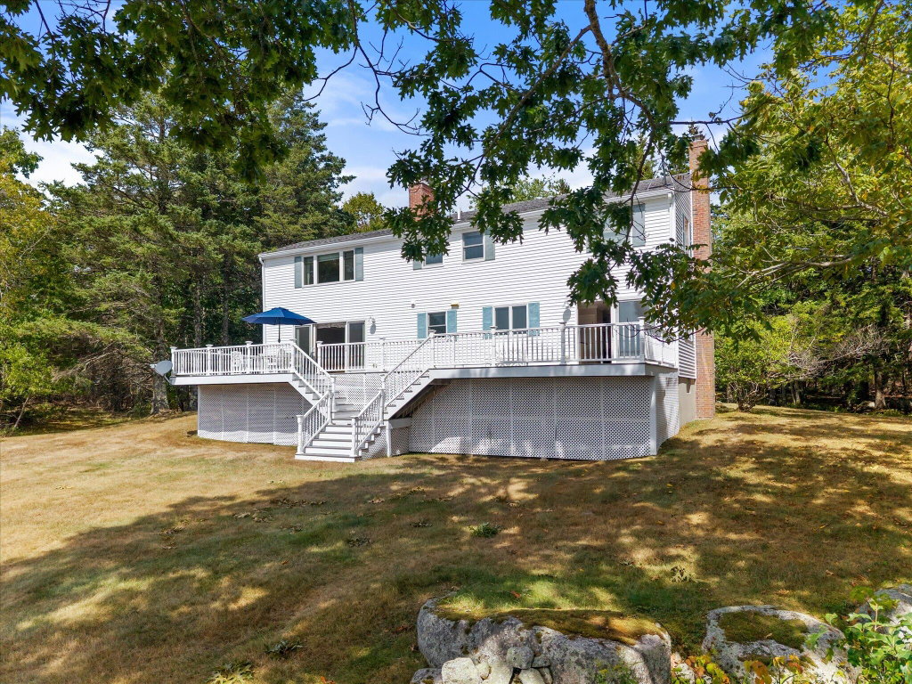 27-41 Browns Ave